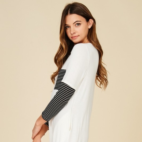 ALL SIZES!! 3/4 Sleeve Contrast Stripe Dress - Picture 2 of 4